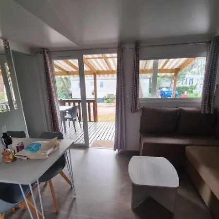 Cosy Et Chaleureux, 2 Ch, 2 Sdb Pour Votre Confort, Super équipé * Lattes